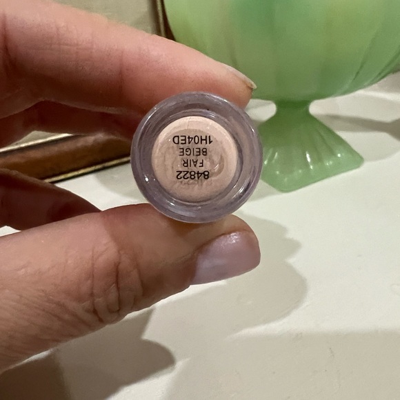 ELF Hydrating Camo Concealer Satin Finish Fair Beige - Picture 3 of 3